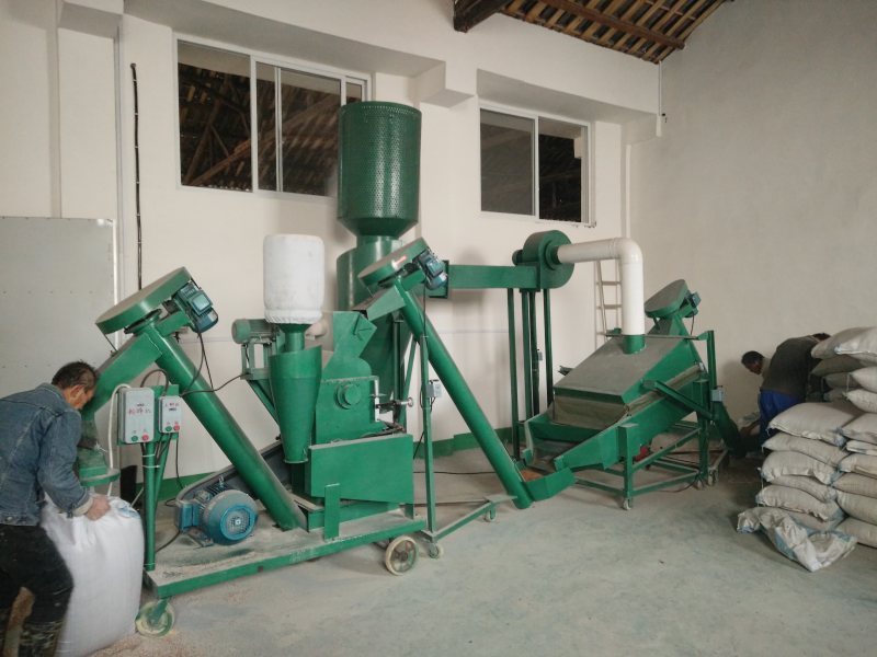 多（duō）用途粉碎（suì）機組（zǔ）